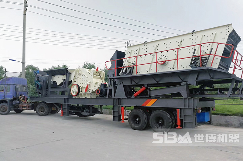 便捷式流動(dòng)破碎機(jī)，三組合移動(dòng)破碎站