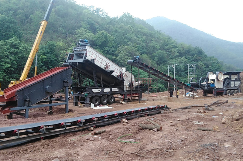 德陽(yáng)盧總工地，移動(dòng)設(shè)備安裝調(diào)試