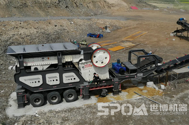 顎破移動破碎機