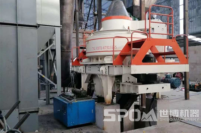 立式沖擊式破碎機，破碎制砂機現場