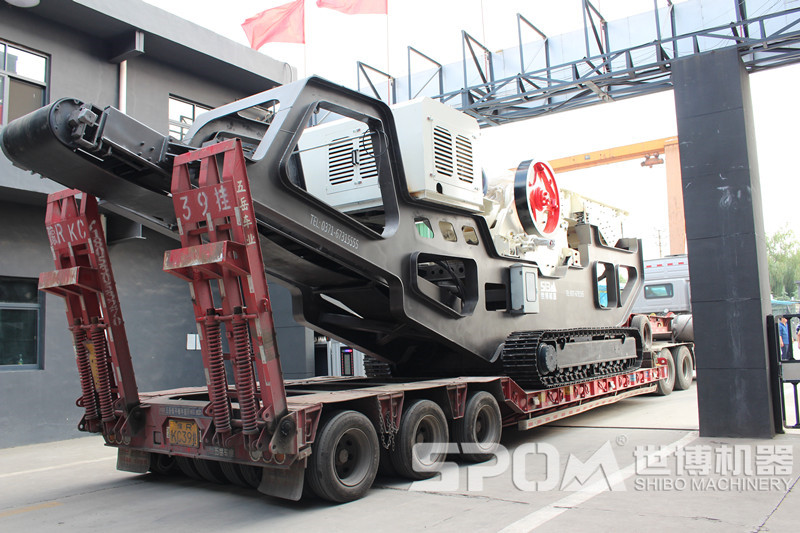 世博履帶式移動69破碎石機(jī)發(fā)貨