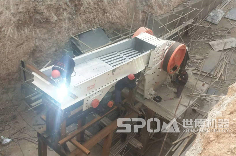 震動(dòng)給料機(jī)安裝現(xiàn)場(chǎng)圖